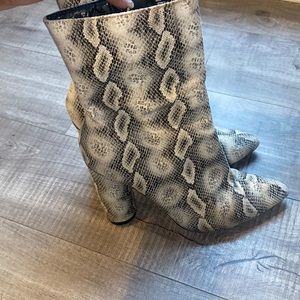 Snake patter heel boots